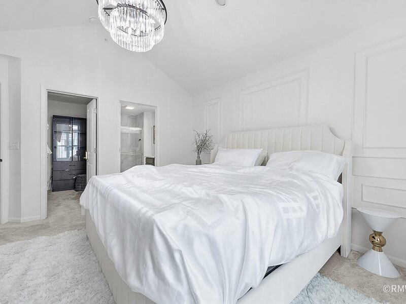 230 Timberleaf Circle Roselle IL 60172