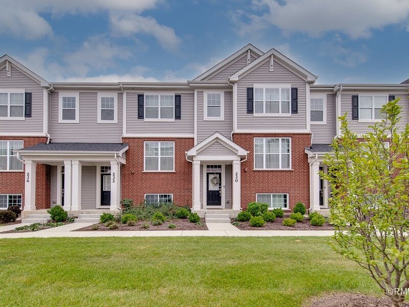 230 Timberleaf Circle Roselle IL 60172
