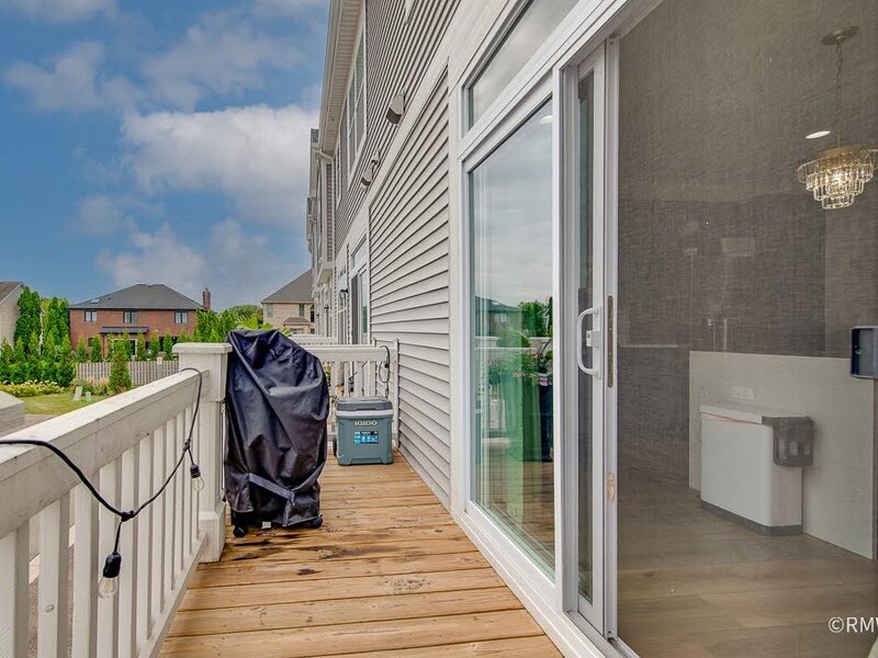 230 Timberleaf Circle Roselle IL 60172
