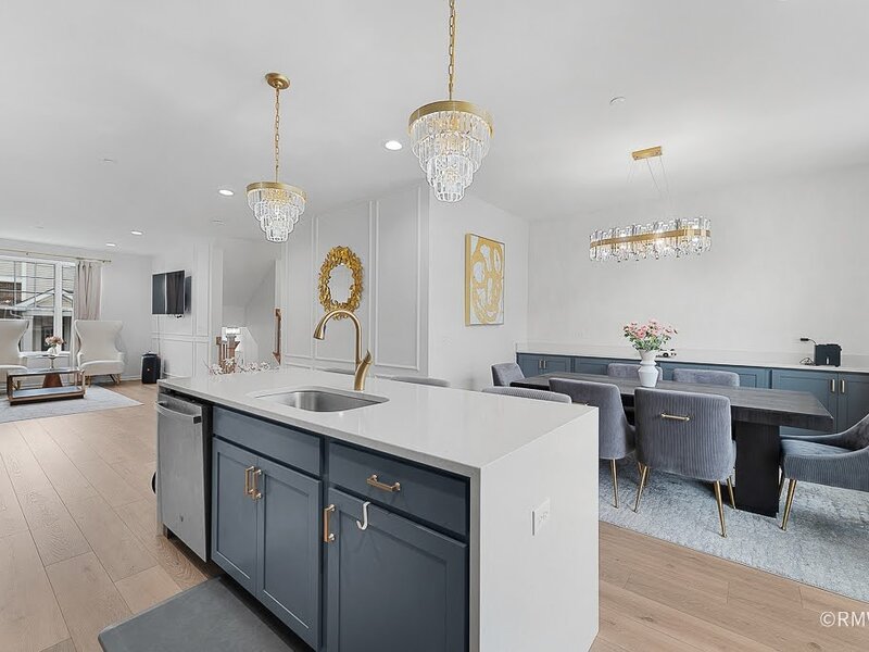 230 Timberleaf Circle Roselle IL 60172