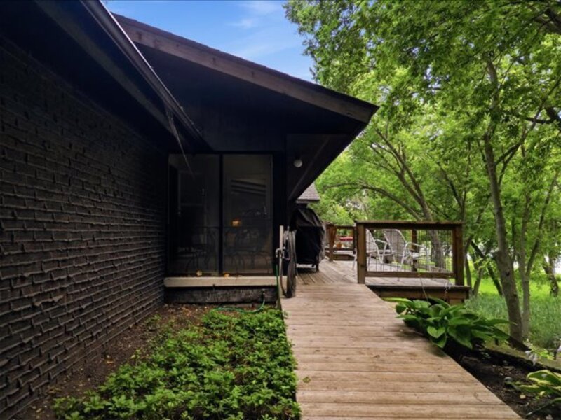 1024 Eustace Dixon IL 61021