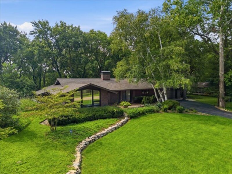 1024 Eustace Dixon IL 61021