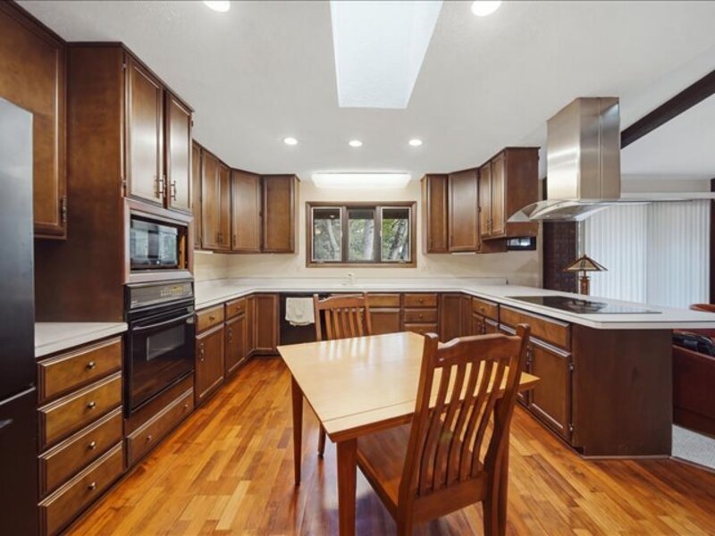 1024 Eustace Dixon IL 61021