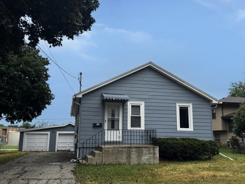 402 S 13th Avenue St. Charles IL 60174
