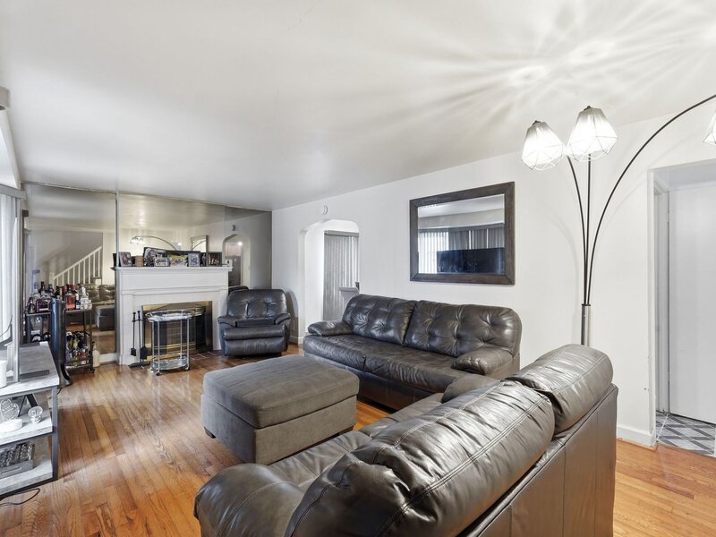 7559 S Hoyne Avenue Chicago IL 60620