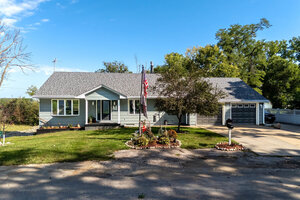 Photo of 3818 Hobson Avenue Davenport IA 52802
