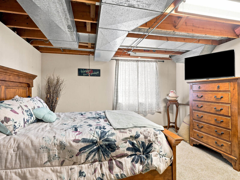 3818 Hobson Avenue Davenport IA 52802