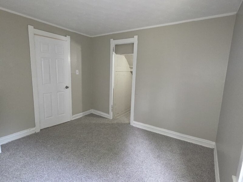 7811 S Champlain Avenue Chicago IL 60619