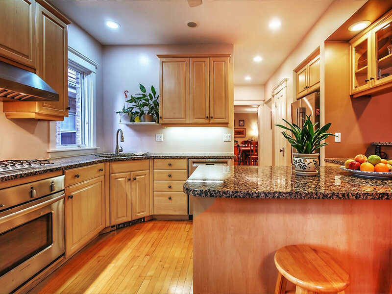 6525 N Washtenaw Avenue Chicago IL 60645