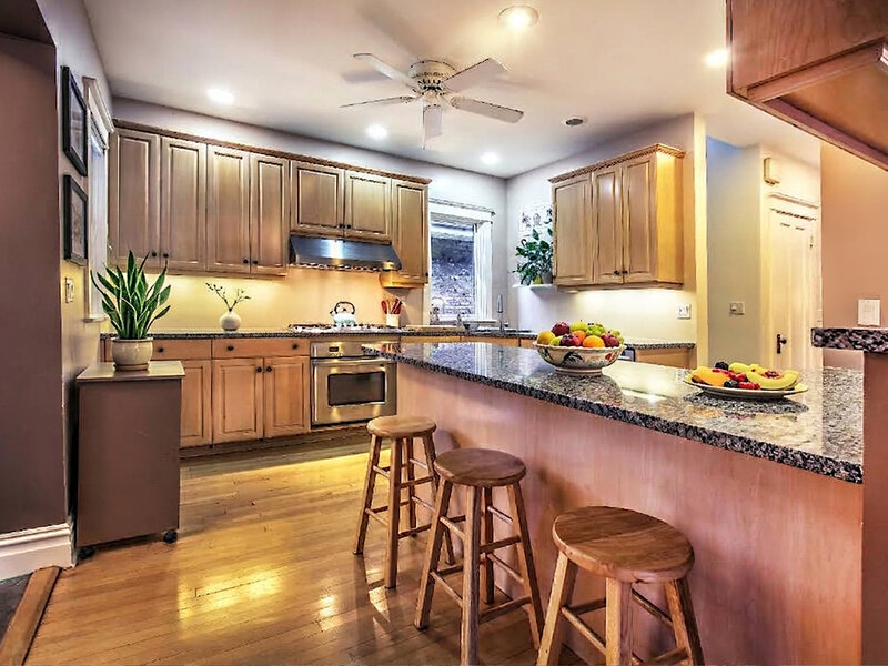 6525 N Washtenaw Avenue Chicago IL 60645