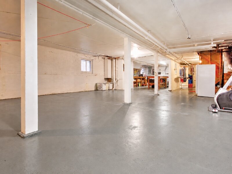 6525 N Washtenaw Avenue Chicago IL 60645