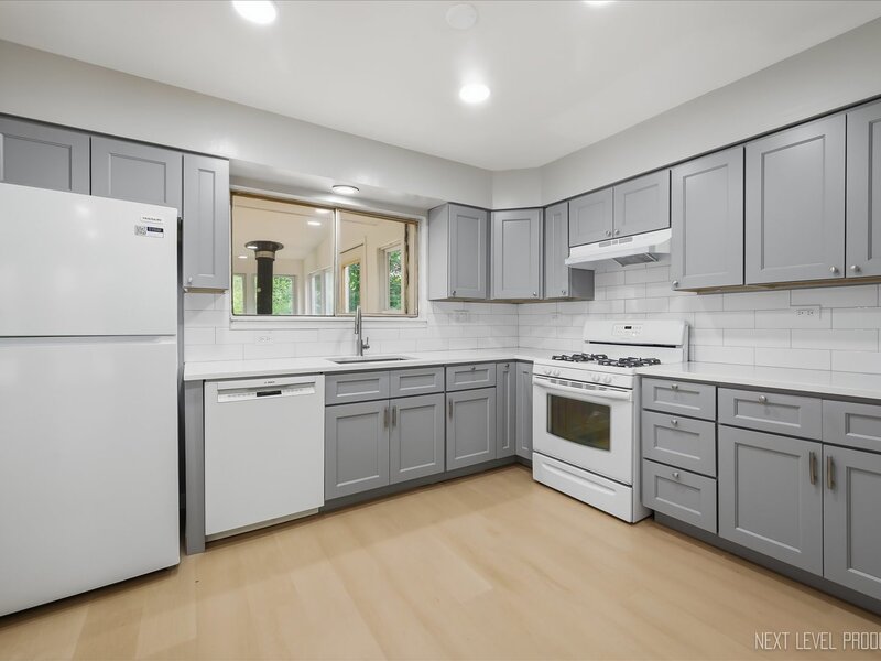 557 Willard Avenue Elgin IL 60120