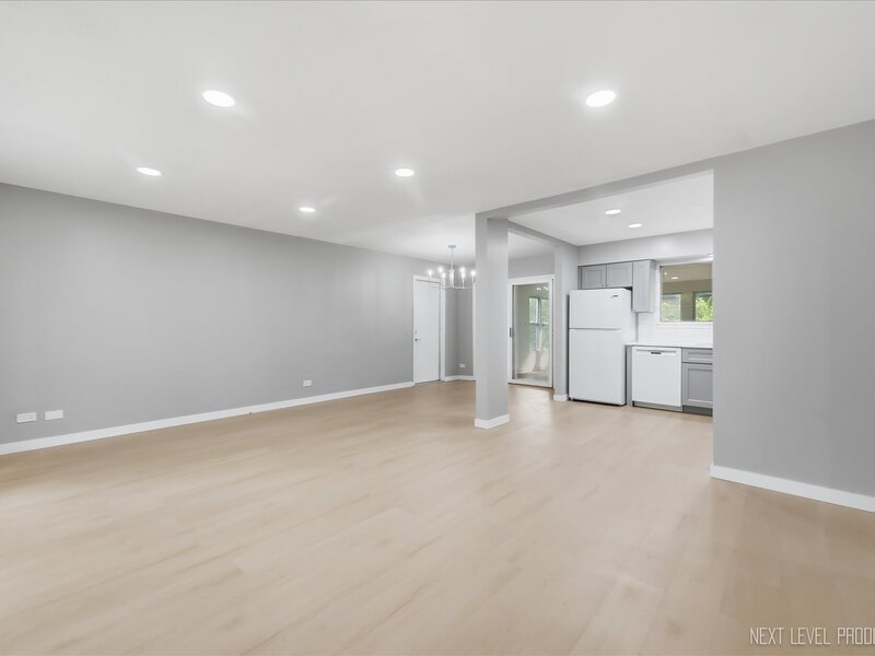 557 Willard Avenue Elgin IL 60120