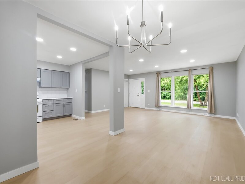 557 Willard Avenue Elgin IL 60120