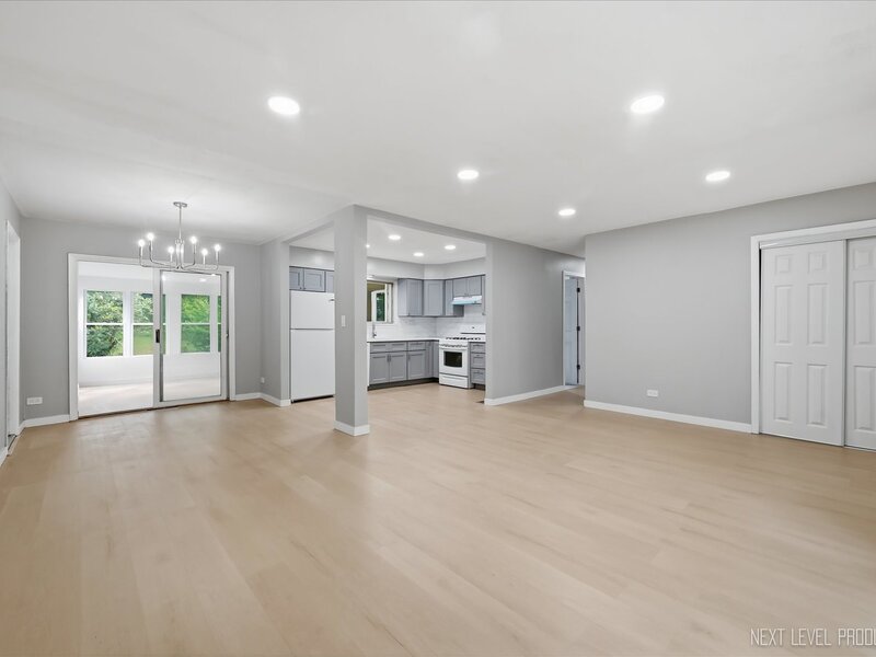 557 Willard Avenue Elgin IL 60120