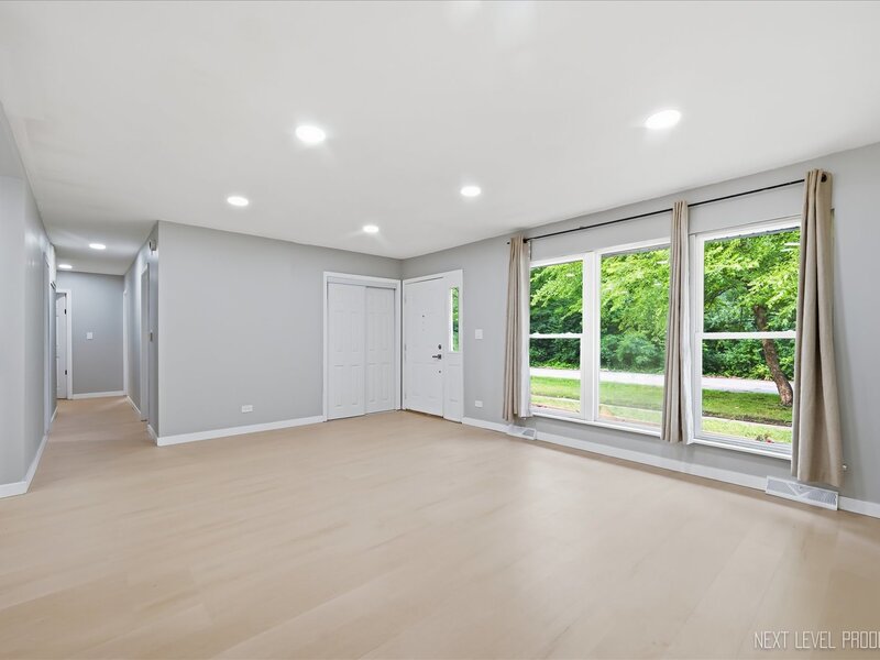 557 Willard Avenue Elgin IL 60120