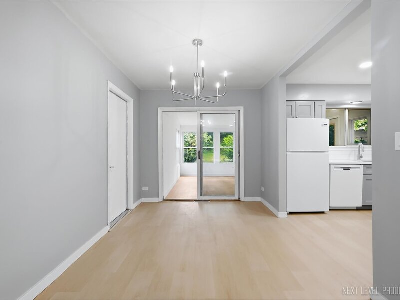 557 Willard Avenue Elgin IL 60120