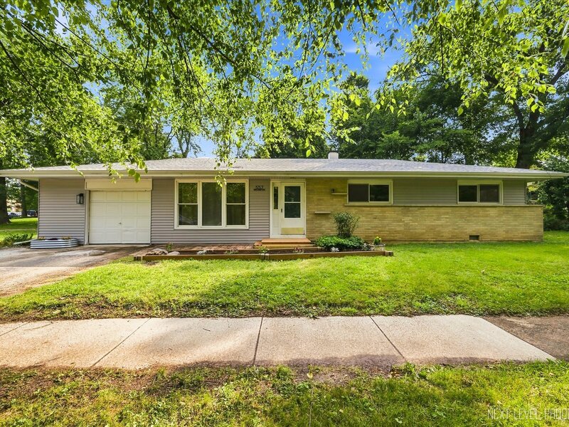 557 Willard Avenue Elgin IL 60120