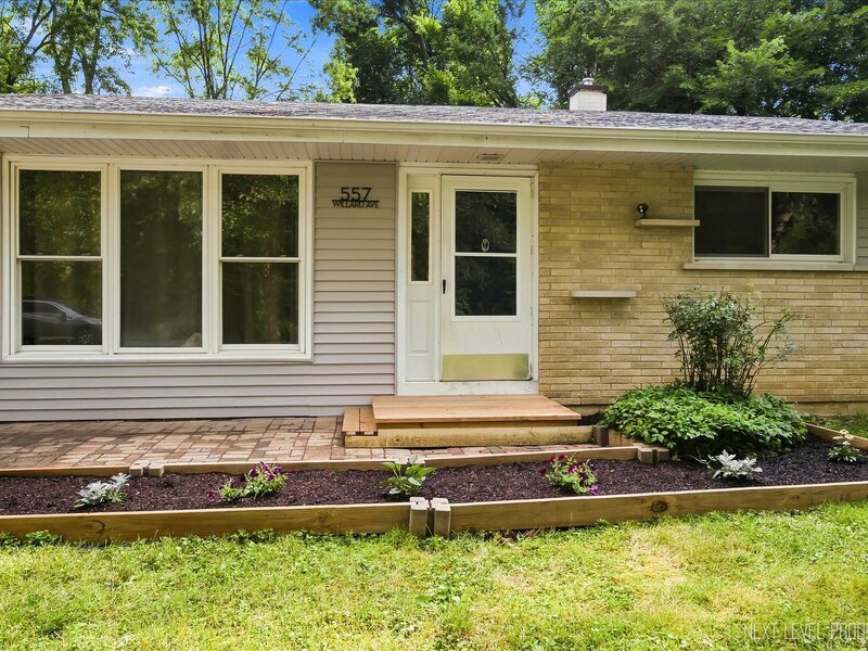 557 Willard Avenue Elgin IL 60120