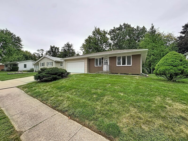 2438 3rd Street Moline IL 61265