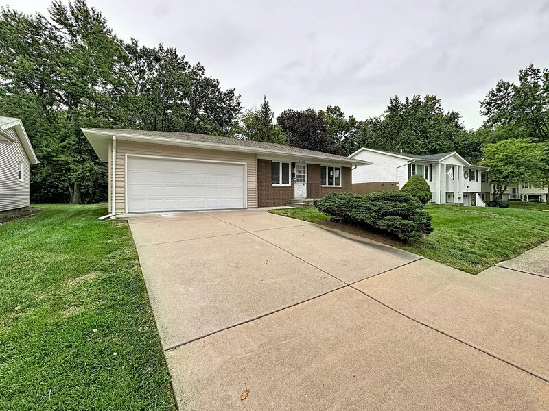 2438 3rd Street Moline IL 61265