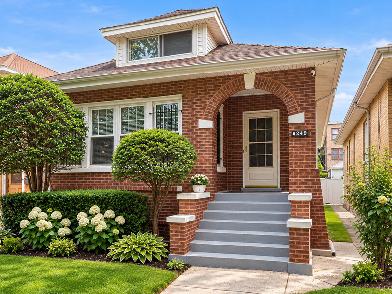 6249 N Fairfield Avenue Chicago IL 60659