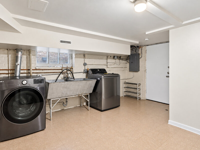 6249 N Fairfield Avenue Chicago IL 60659