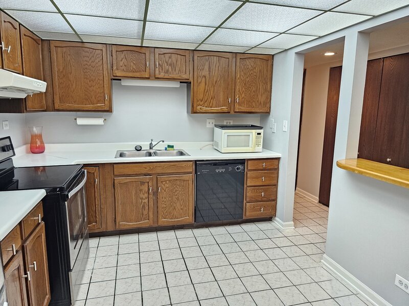 350 Plum Creek Drive Wheeling IL 60090