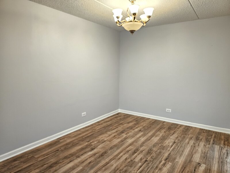350 Plum Creek Drive Wheeling IL 60090