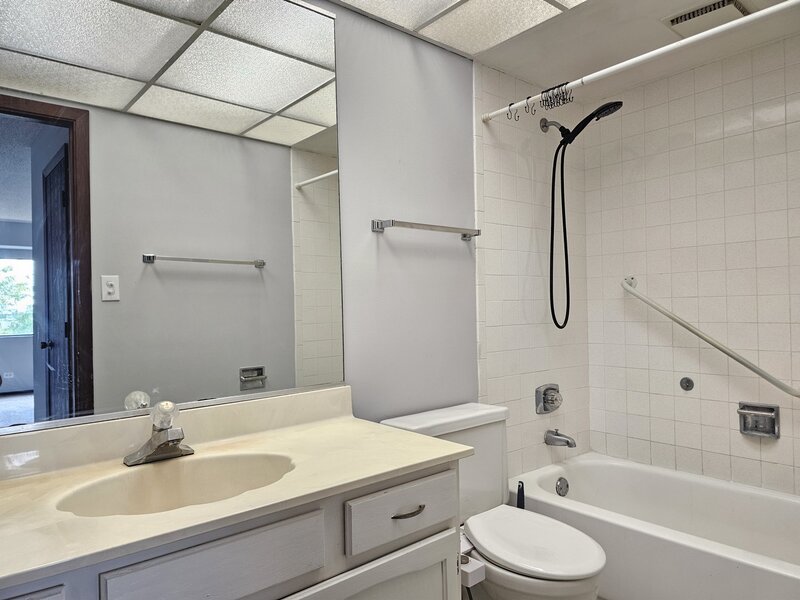 350 Plum Creek Drive Wheeling IL 60090
