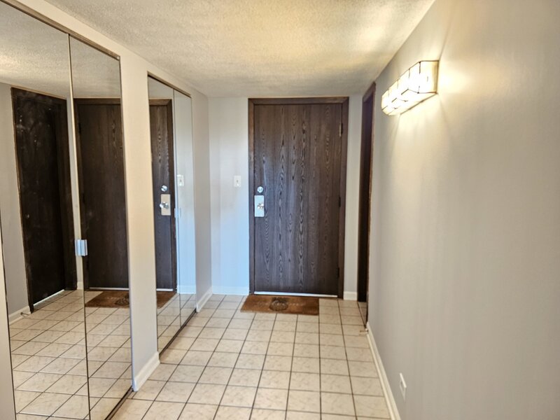 350 Plum Creek Drive Wheeling IL 60090