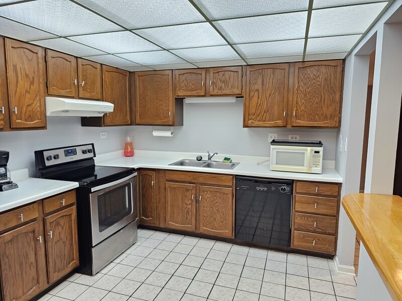 350 Plum Creek Drive Wheeling IL 60090