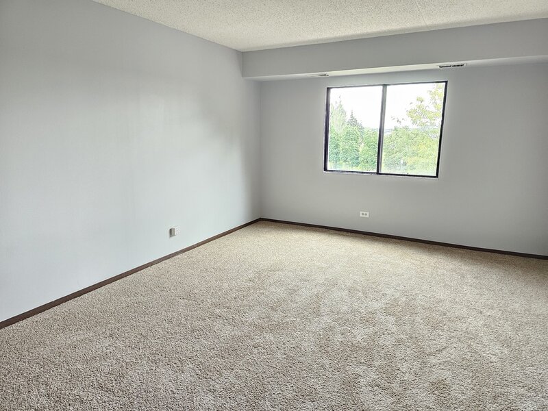 350 Plum Creek Drive Wheeling IL 60090