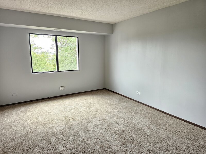 350 Plum Creek Drive Wheeling IL 60090