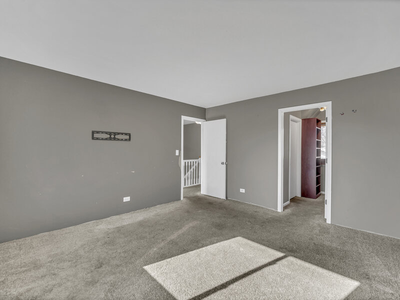 454 Esselen Court Carol Stream IL 60188