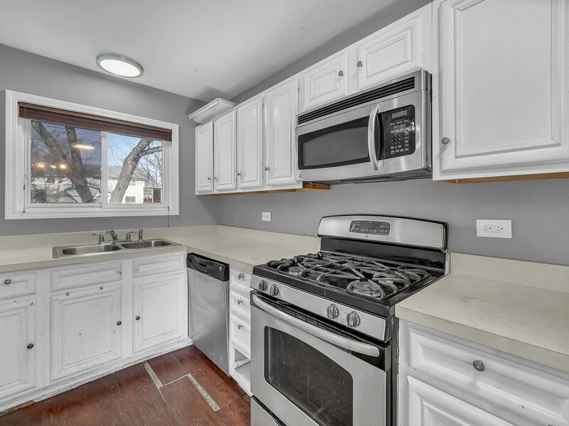 454 Esselen Court Carol Stream IL 60188