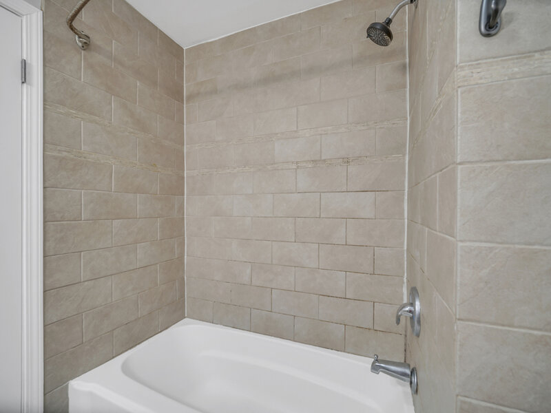 454 Esselen Court Carol Stream IL 60188