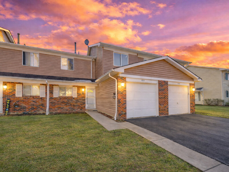 454 Esselen Court Carol Stream IL 60188
