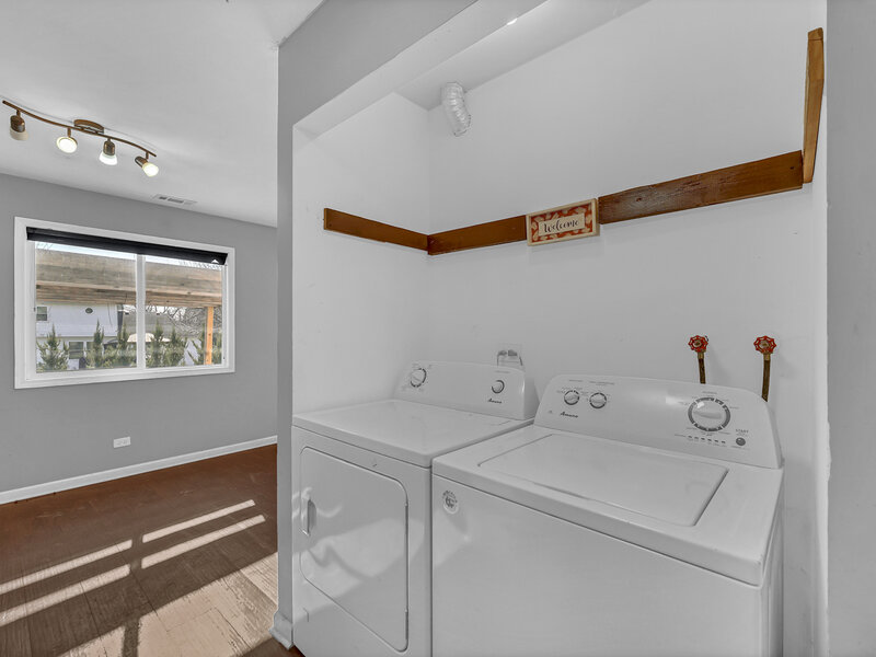 454 Esselen Court Carol Stream IL 60188