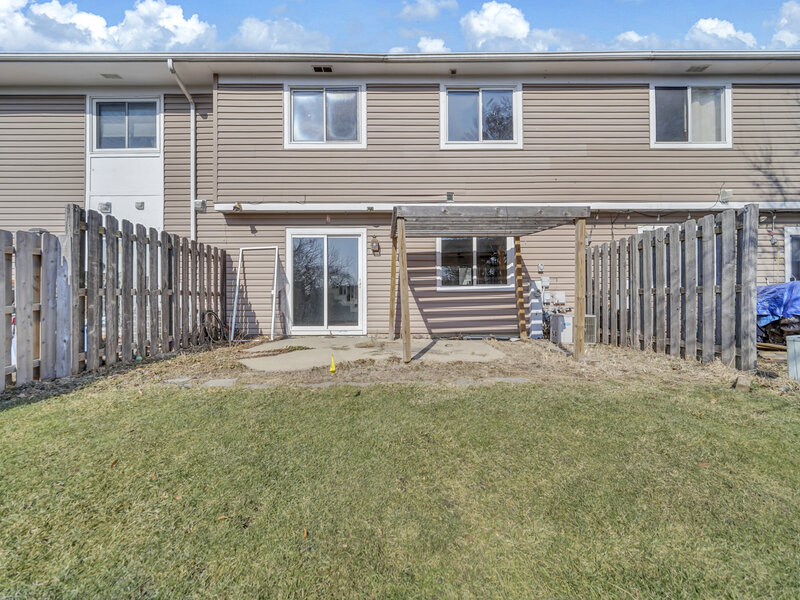 454 Esselen Court Carol Stream IL 60188
