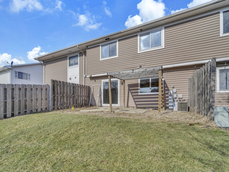 454 Esselen Court Carol Stream IL 60188