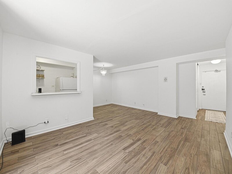 6118 N Sheridan Road Chicago IL 60660