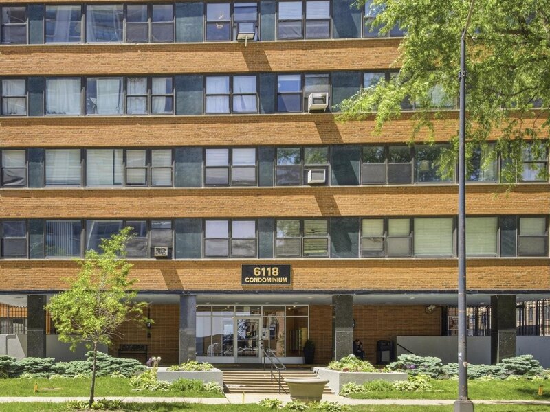 6118 N Sheridan Road Chicago IL 60660