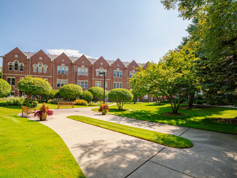 5200 S Ellis Avenue Chicago IL 60615