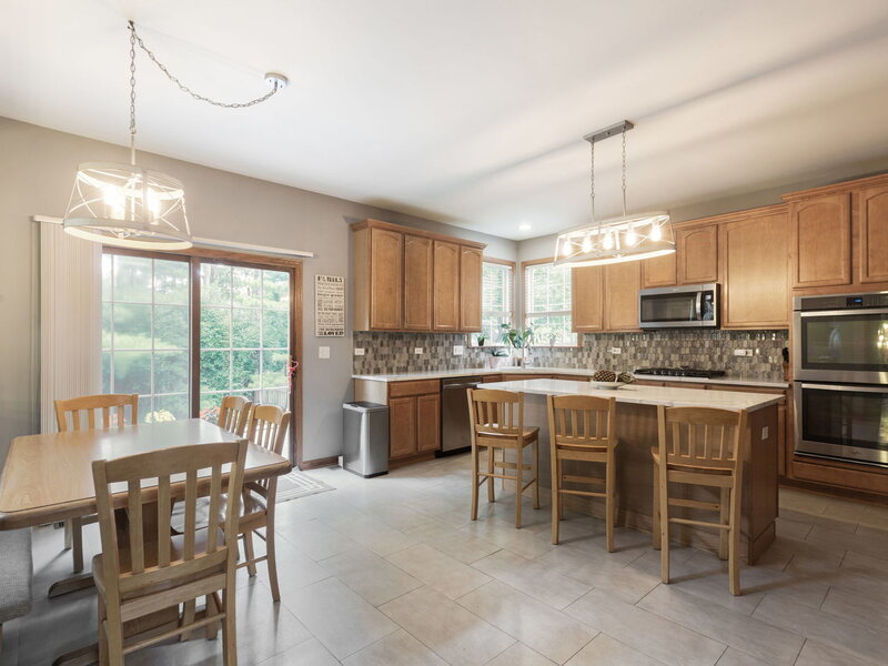 556 Prescott Lane Gurnee IL 60031