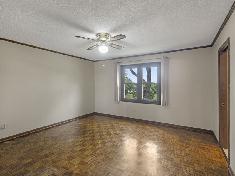 1965 Crescent Lane Hoffman Estates IL 60169