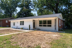 Photo of 208 S Pine Lane Carbondale IL 62901