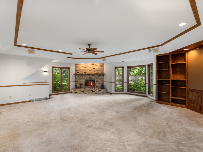 749 N Sharon Drive Woodstock IL 60098