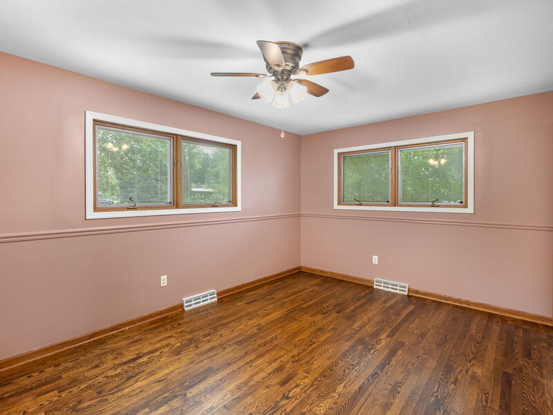 749 N Sharon Drive Woodstock IL 60098