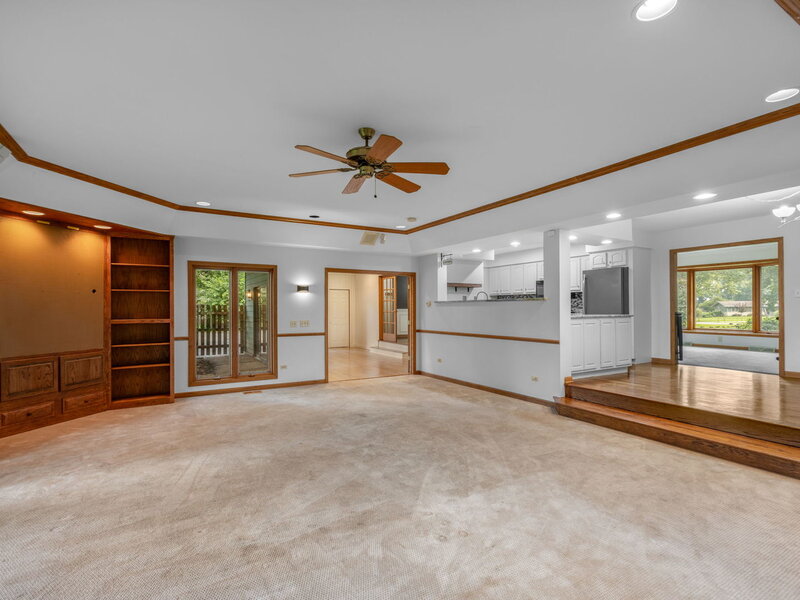 749 N Sharon Drive Woodstock IL 60098